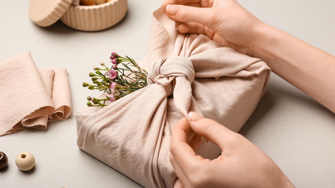 DIY Geschenke: So verpackst du kleine Aufmerksamkeiten mit viel Liebe.