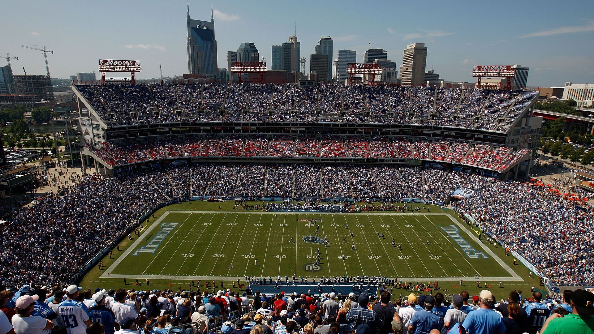 
                <strong>Platz 13 (geteilt): Tennessee Titans</strong><br>
                &#x2022; Stadion: Nissan Stadium<br>&#x2022; Preis für ein kleines Bier: 10,50 Dollar <br>
              