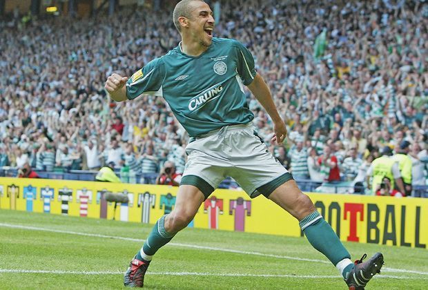 
                <strong>Henrik Larsson (Celtic Glasgow)</strong><br>
                Mit 242 Toren in sieben Jahren machte sich der Schwede Henrik Larsson zum populärsten Spieler der Neuzeit bei Celtic Glasgow. Für seine Verdienste rund um den schottischen Verein erhielt Larsson 2004 den Orden "Member of the British Empire".
              