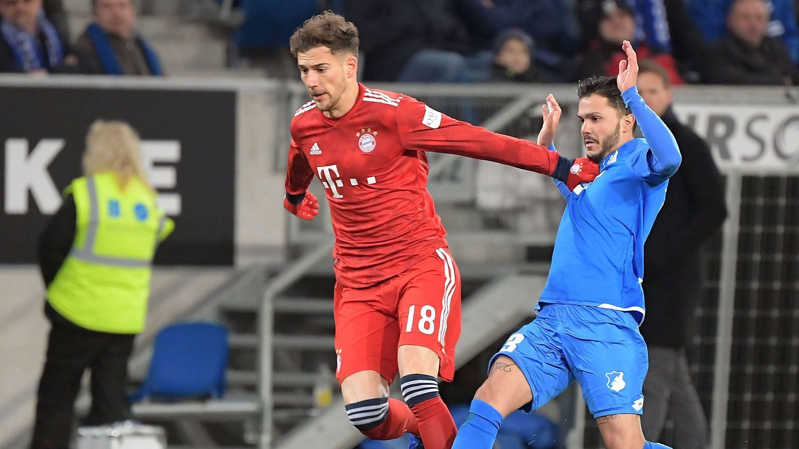 
                <strong>Leon Goretzka</strong><br>
                Mit seinem Doppelpack der Mann des Tages.  Nach Flanke von Coman, die Lewandowski nicht im Tor unterbringen kann, trifft Goretzka völlig freistehend im Nachschuss zum 1:0. In der Nachspielzeit der ersten Hälfte legt er nach und verwandelt einen hervorragend herausgespielten Konter der Bayern zum 2:0. Bleibt auch nach der Pause weiter torgefährlich. ran-Note 1 
              