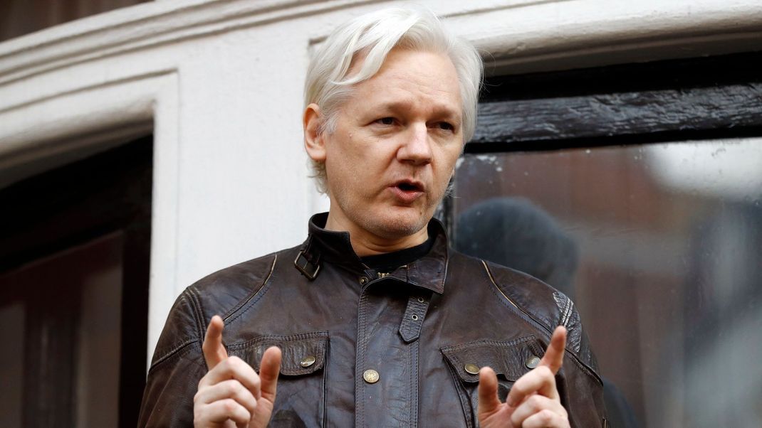 Wikileaks-Gründer Julian Assange will sich in einer Vereinbarung mit dem US-Justizministerium schuldig bekennen.