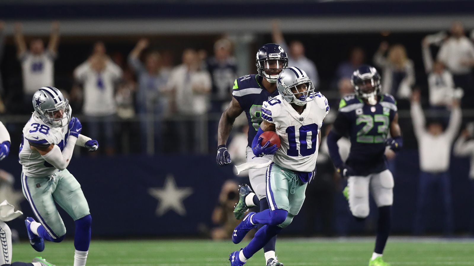 
                <strong>Änderungen beim Punt-Return</strong><br>
                Genauere Dateils zu möglichen Änderungen sind noch nicht bekannt. Das Komitee will sich laut Judi Battista von "NFL.com" mit den Special-Teams-Coaches der Teams beraten.
              
