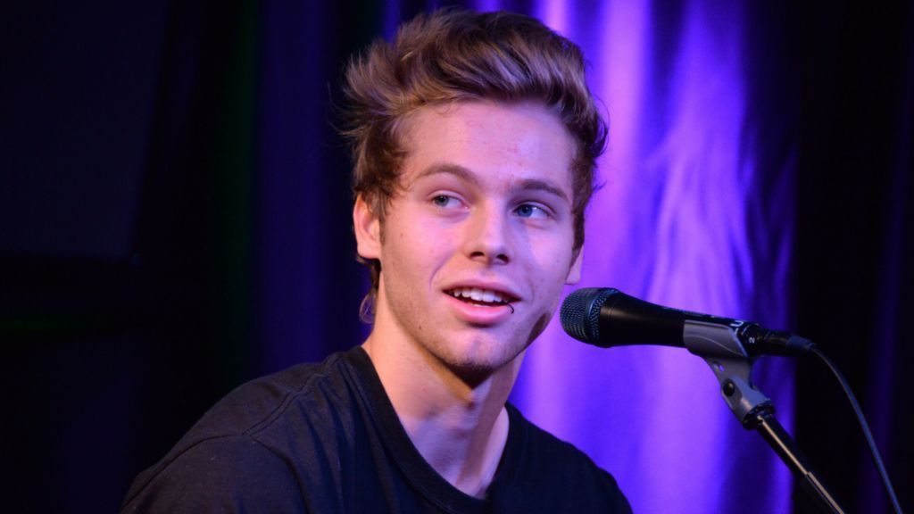 luke-hemmings