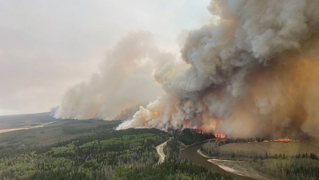 Mehr als 100 Waldbrände wüten derzeit im Westen Kanadas.