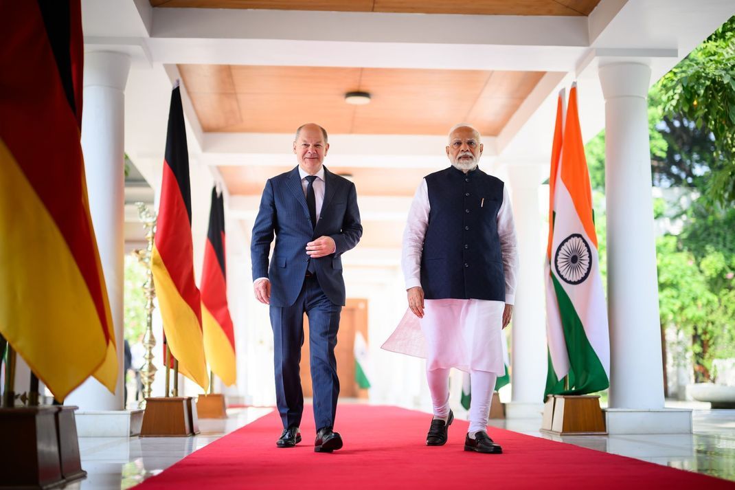 Scholz (links), hier mit dem indischen Ministerpräsidenten Modi, besucht Indien bereits zum dritten Mal in seiner knapp dreijährigen Amtszeit.