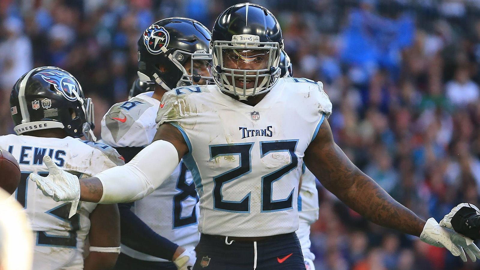 
                <strong>Running Back: Derrick Henry</strong><br>
                Derrick Henry harmonierte gegen die Houston Texans prächtig mit Quarterback Ryan Tannehill und erzielte drei der fünf Touchdowns seines Teams. Zudem gelangen dem 25-jährigen Running Back 211 Yards Raumgewinn. Als Kapitän des Fantasy Teams verdoppelt der Ravens-Star seine Punktzahl.Gesamtpunktzahl: 78
              