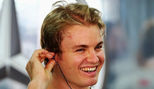 
                <strong>Nico hat gut lachen</strong><br>
                Nico Rosberg verliert zwar das teaminterne Duell gegen Lewis Hamilton, kann sich jedoch noch vor Fernando Alonso auf Rang vier positionieren
              