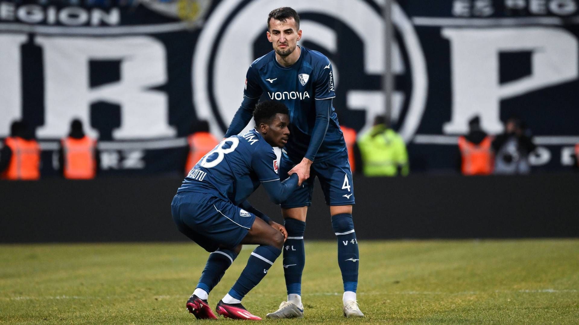
                <strong>VfL Bochum: 15. Platz, 31 Punkte, 36:71 Tore</strong><br>
                &#x2022; 33. Spieltag: Hertha BSC (A, 18.)<br>&#x2022; 34. Spieltag: Bayer Leverkusen (H, 7.)<br>Wenn Ihr durchtippen wollt, wer am Ende wo landet: Hier geht es zum ran Tabellenrechner
              