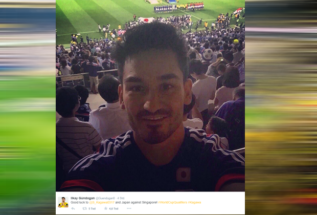 
                <strong>Ilkay Gündogan II</strong><br>
                 ... seinem Teamkollegen von Borussia Dortmund, Shinji Kagawa, die Daumen. Der Japaner kämpft derzeit mit der Nationalmannschaft um die Qualifikation zur Weltmeisterschaft und durfte sich gegen Singapur über tatkräftige Unterstützung freuen.
              