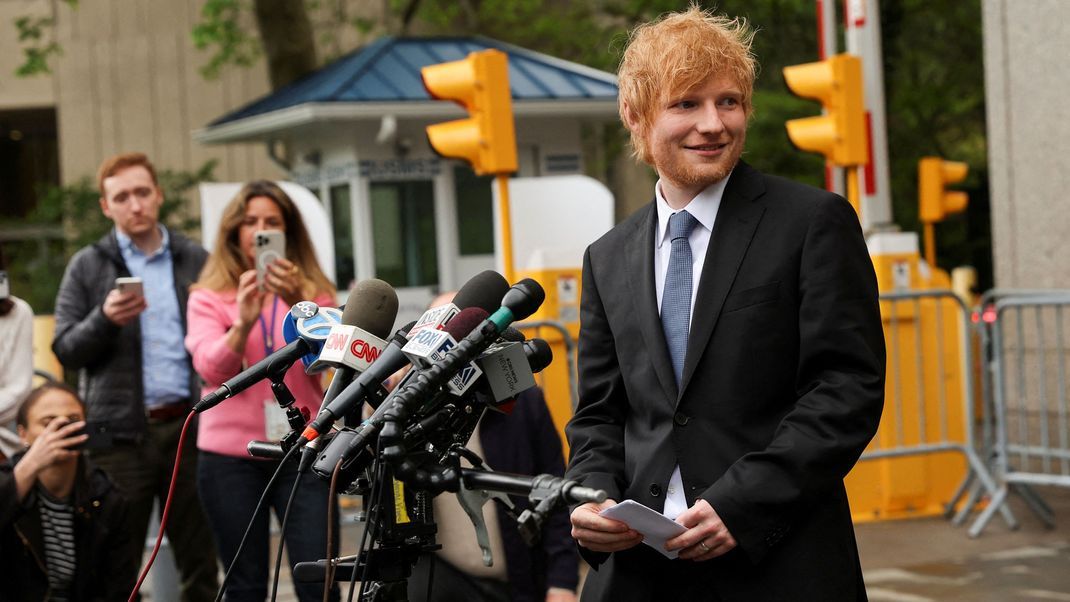 Ed Sheeran freut sich über seinen Sieg im Plagiats-Prozess.