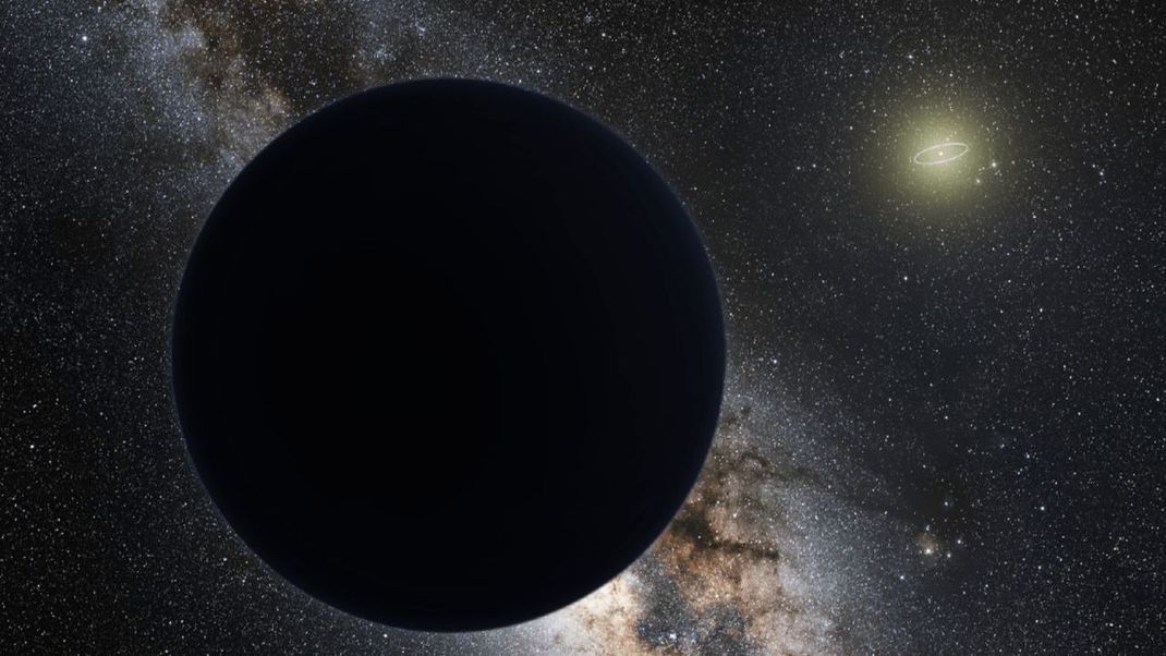 Ein Forscherteam meint Hinweise gefunden zu haben, dass es einen 9. Planeten weit draußen im All gibt. Die Umlaufbahn des bisher äußersten Planeten Neptun wird hier als heller Ring um die Sonne gezeigt.