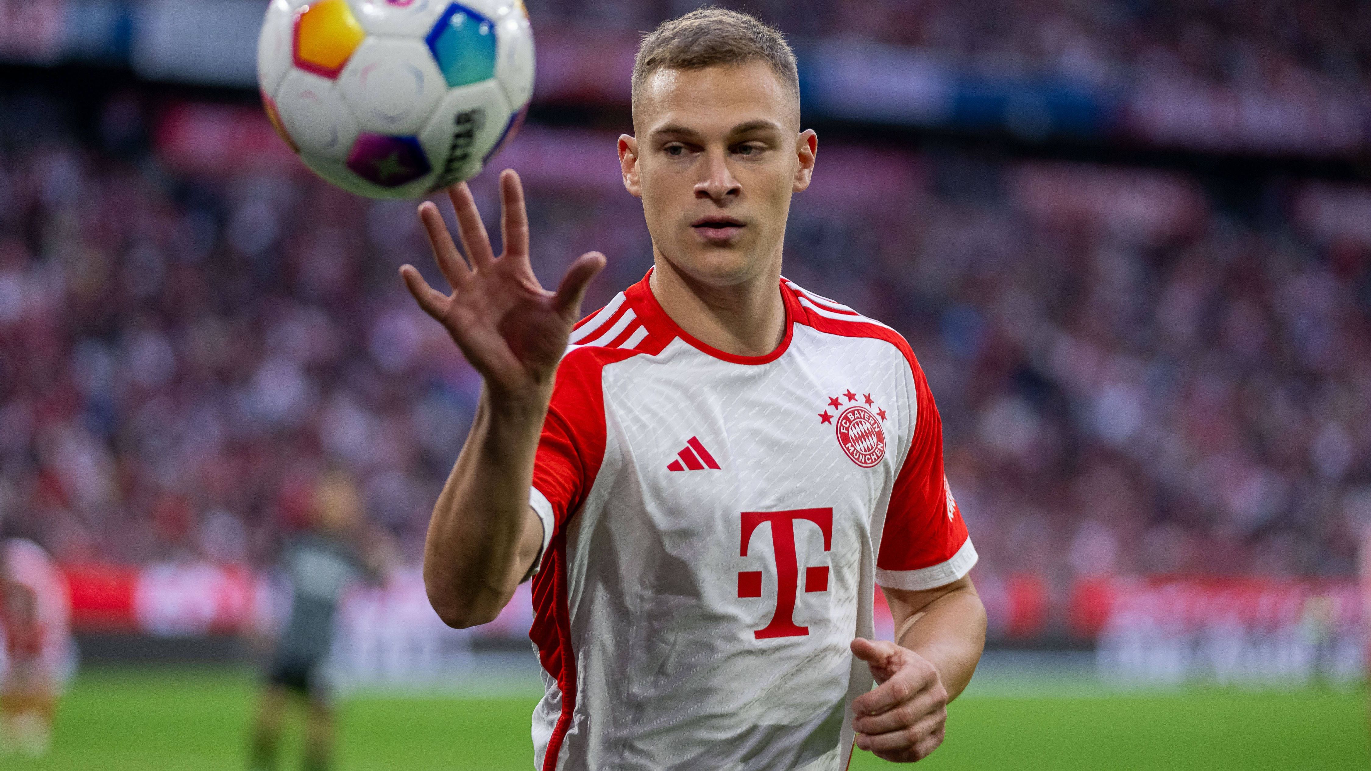 <strong>Joshua Kimmich</strong><br>Der defensive Mittelfeldspieler lässt sich meist relativ tief fallen, um seiner Position als Sechser gerecht zu werden. Daher weniger Einfluss auf die Angriffsbemühungen seines Teams. Distanzschuss in die zweite Etage (35.). <strong>ran-Note: 3</strong>