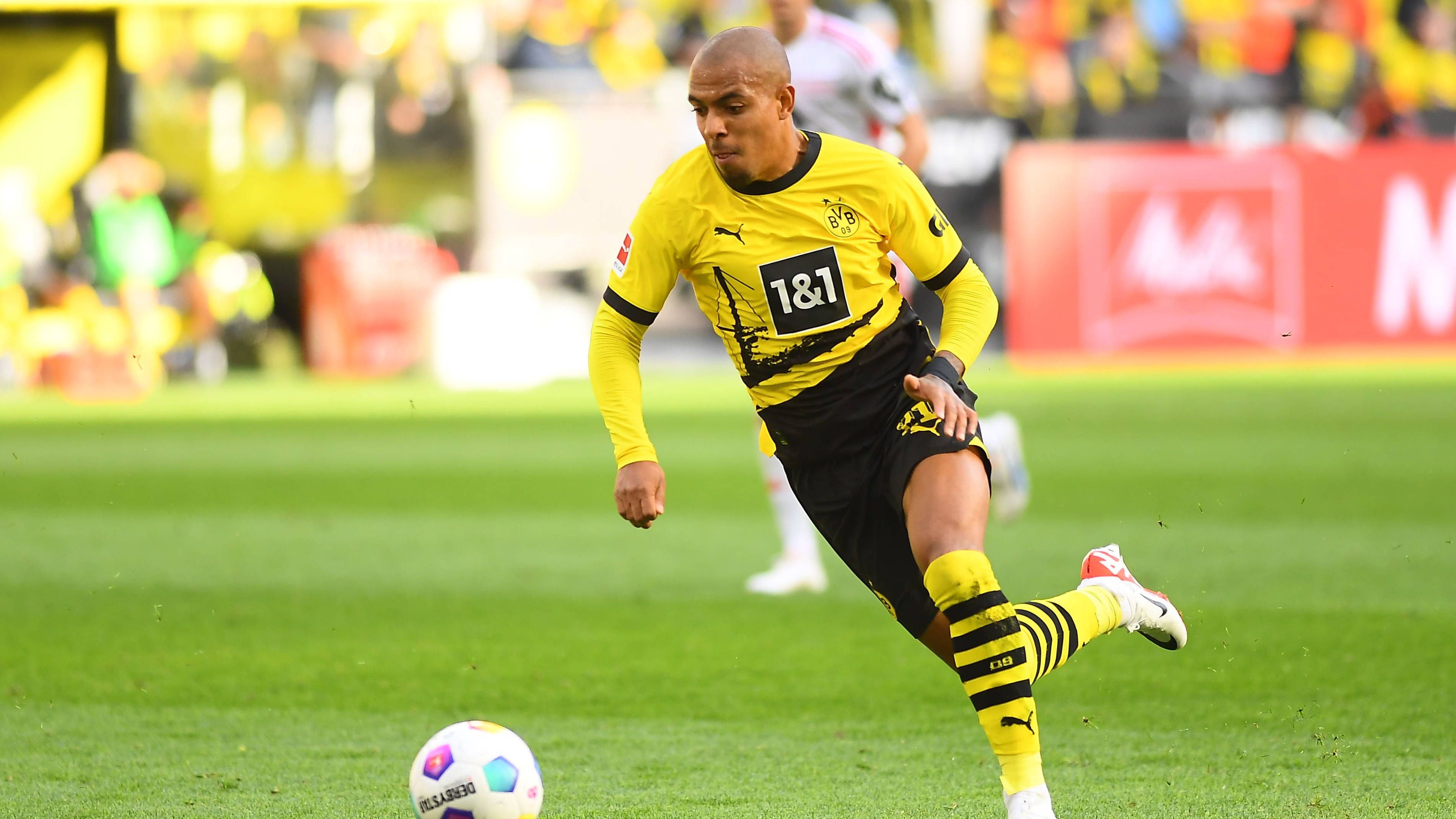 <strong>Donyell Malen</strong><br>Bemüht, aber im Gegensatz zu den vorherigen Spielen ohne die Wirkung im BVB-Spiel. Seinen Distanzschuss (16.) lässt Union-Keeper Rönnow gefährlicher aussehen, als er wirklich ist. Wird nach etwas mehr als einer Stunde durch Reyna ersetzt. <strong><em>ran</em>-Note: 4</strong>
