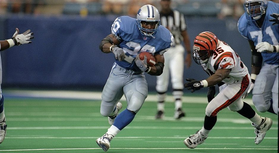 
                <strong>Platz 10: Barry Sanders</strong><br>
                99 Touchdowns, 1989-1998 (Detroit Lions).
              