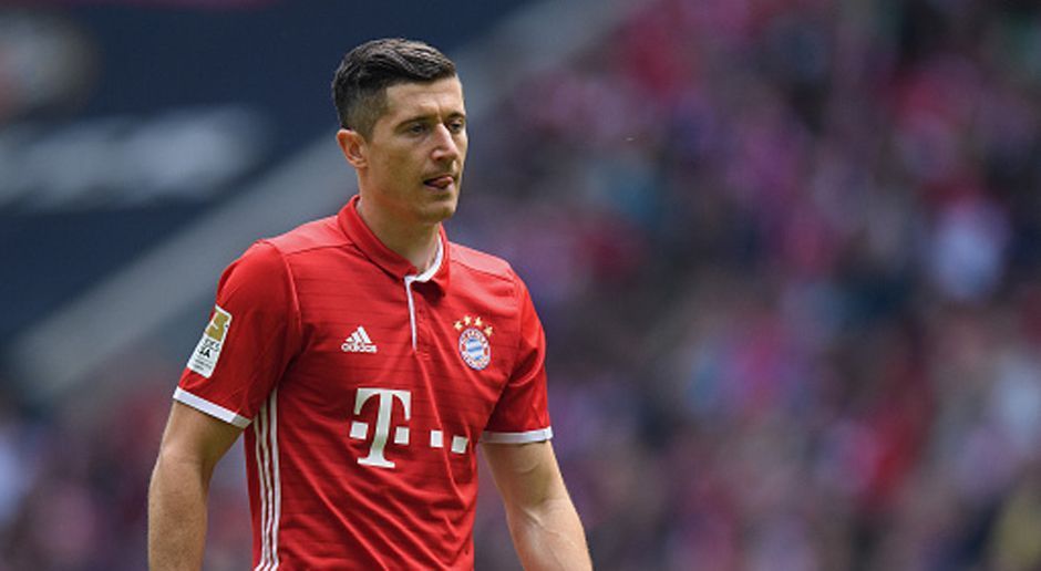 
                <strong>Robert Lewandowski</strong><br>
                Platz 1: Robert Lewandowski (Bayern München) - Vorlagen: 3, Tore: 30, Gesamt: 33 
              