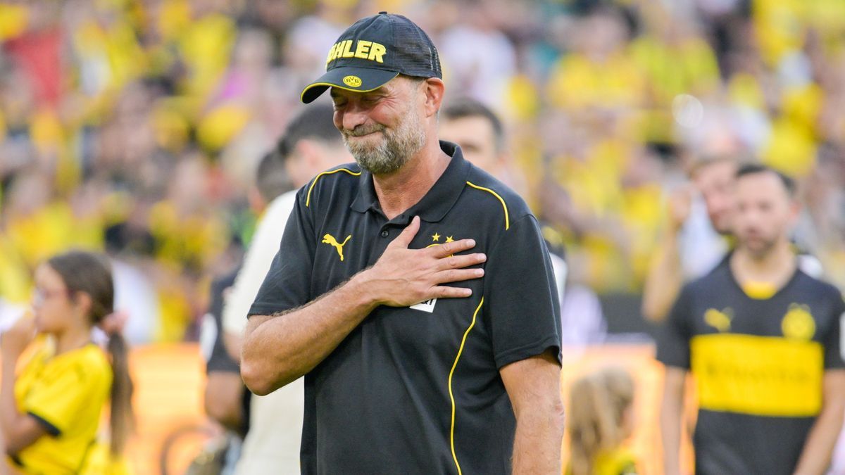 Bourssia Dortmund Hosts Farewell Match For Lukasz Piszczek and Jakub Blaszczykowski