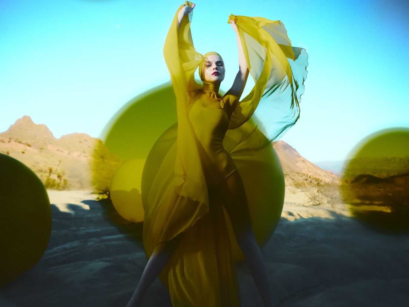 Vor atemberaubender Wüstenkulisse begeistert Katherine mit ihrer Professionalität Modelchefin Heidi Klum. 
