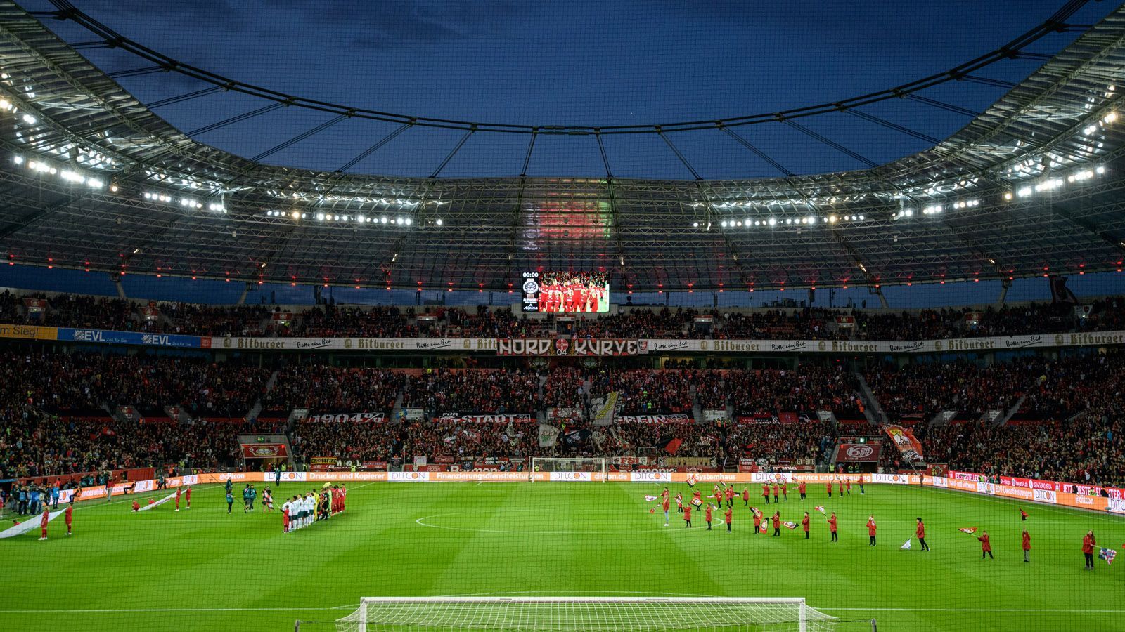 
                <strong>BayArena (Bayer Leverkusen)</strong><br>
                der beste Name laut ChatGPT: "Pharma-Palast"
              