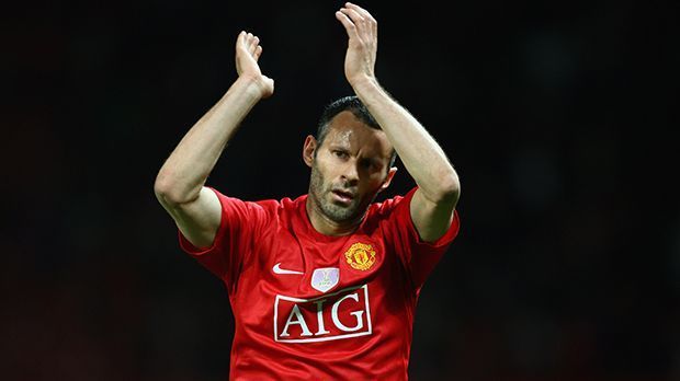 
                <strong>Platz 4: Ryan Giggs (141 Einsätze)</strong><br>
                Platz 4: Ryan Giggs mit 141 Einsätzen. Die Legende von Manchester United spielt zwischen 1990 und 2014 für den englischen Rekordmeister im hochkarätigen Liga-Wettbewerb. 20 Mal startet er mit den "Red Devils" in der Champions League, gewinnt zwei Mal den Henkelpott.
              