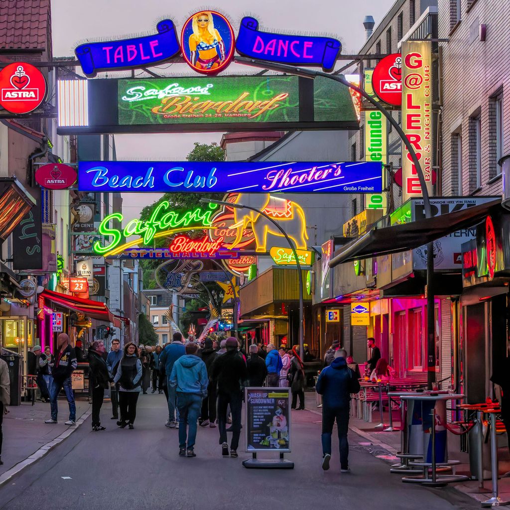 Mythos Reeperbahn: Hinter den Kulissen der "sündigen Meile" in Hamburg