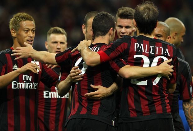 
                <strong>Platz 10: AC Milan</strong><br>
                Der Trikotverkauf der europäischen Spitzenklubs boomt weiter. Eine Studie von "Euromericas Sport Marketing" hat die Zahlen zusammengefasst und eine Rangliste erstellt. Mit 987.000 verkauften Trikots rangiert der AC Milan auf Platz zehn, und damit hinter ...
              