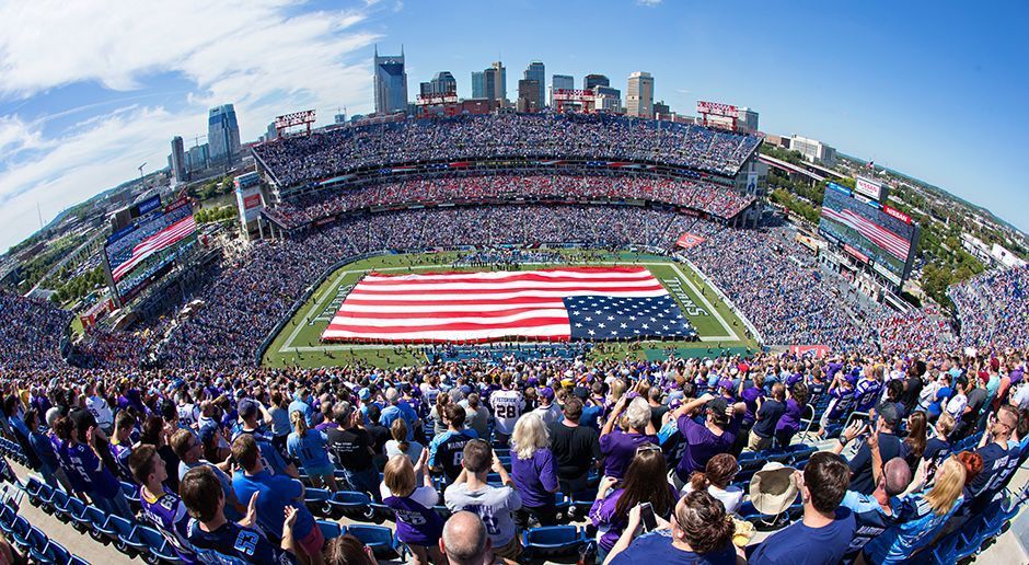 
                <strong>Tennessee Titans: Nissan Stadium</strong><br>
                Baujahr: 1997.Kosten: 291 Millionen Dollar.Finanzierung aus öffentlichen Geldern: 206 Millionen Dollar.Kapazität: 69 143.Eröffnung: 1999.
              