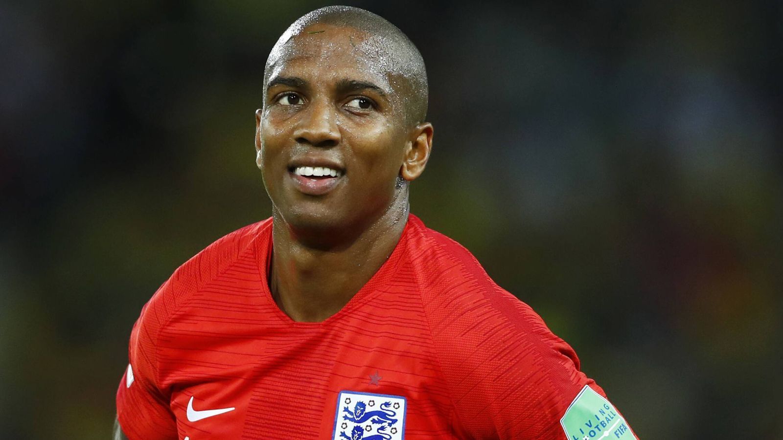 
                <strong>Ashley Young</strong><br>
                Schlägt die Ecke zum 1:0 durch Maguire, agiert ansonsten aber eher unauffällig. Kann sich auf seiner linken Seite zu selten durchsetzen und Kane mit Flanken bedienen. Kann er besser. ran-Note: 4
              