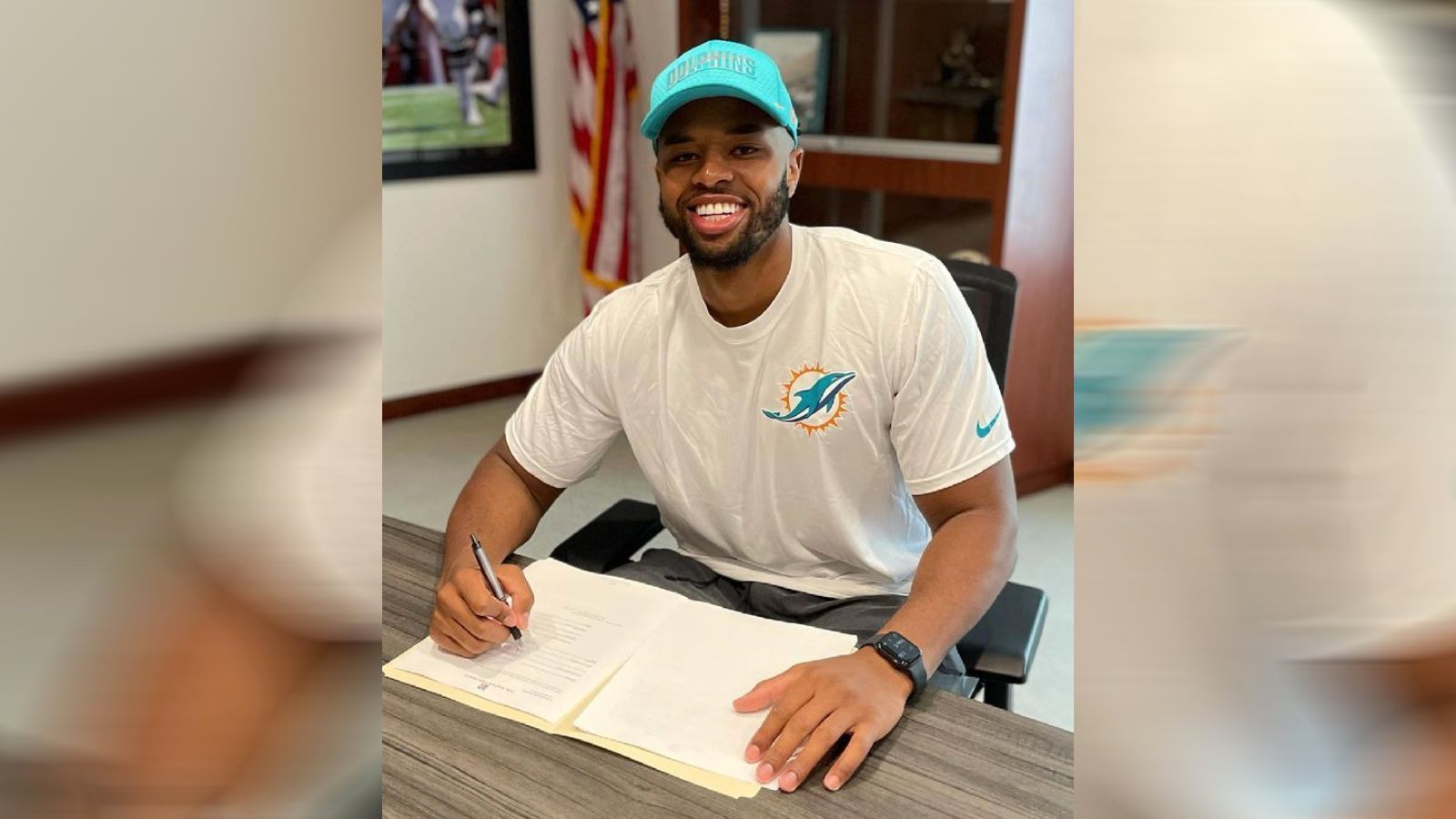 
                <strong>Der neue Tight End der Dolphins</strong><br>
                Zwei Meter groß, 100 Kilogramm schwer und athletisch. Es wäre nicht das erste Mal, dass einem Basketball-Spieler der Wechsel in die NFL glückt. Jimmy Graham oder Antonio Gates spielten beide am College Basketball, bevor sie in der NFL eine beeindruckende Karriere hinlegten. Nun versucht sich Jibri Blount ebenfalls auf der Position. Mit seiner Größe und Athletik dürfte er eher als Receiving Tight End Snaps im Training sehen. 
              