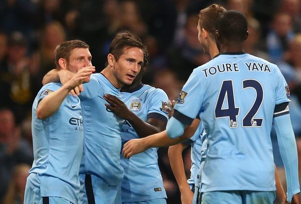 
                <strong>Lampard hat ein Herz für Flitzer</strong><br>
                Fußball gespielt wurde übrigens auch noch. Manchester City fegte Sheffield Wednesday mit 7:0 vom Platz, steht nun im Achtelfinale des Ligapokals und trifft dort auf Newcastle United.
              