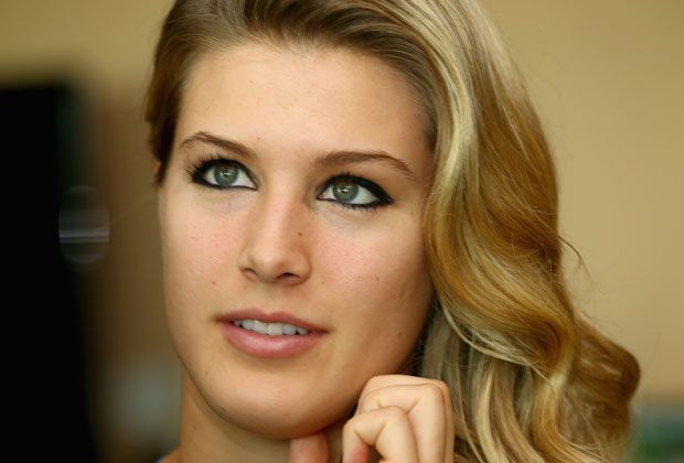 
                <strong>Eugenie Bouchard</strong><br>
                Auch die junge Kanadierin Genie Bouchard wurde beim offiziellen Beauty-Termin noch ein bisschen schöner gemacht. Und das ist absolut gelungen.
              