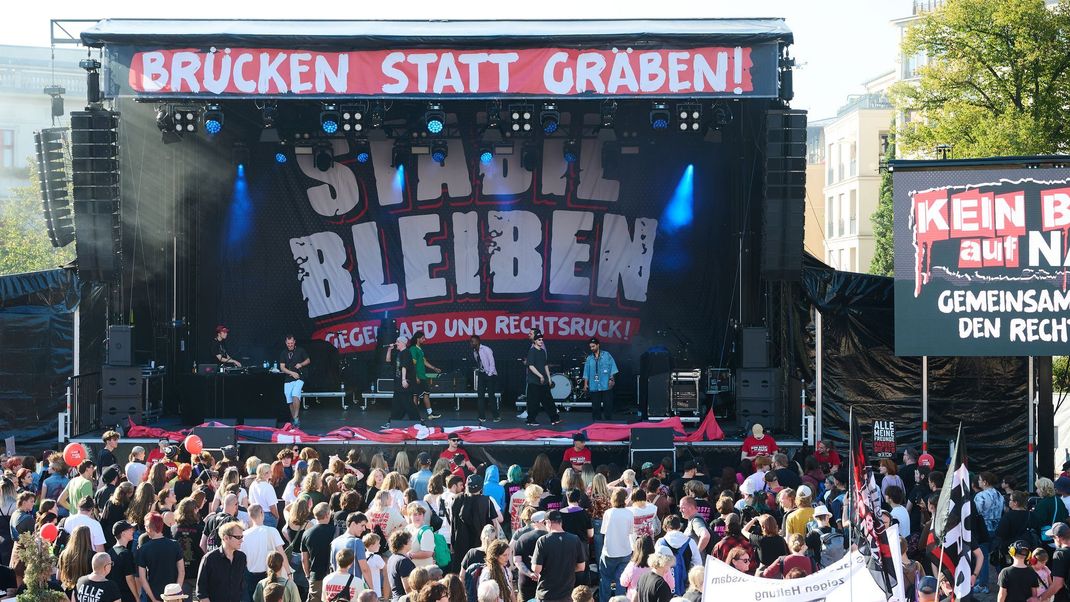 In Bandenburg haben Musiker ihre Stimme gegen Rechts erhoben.
