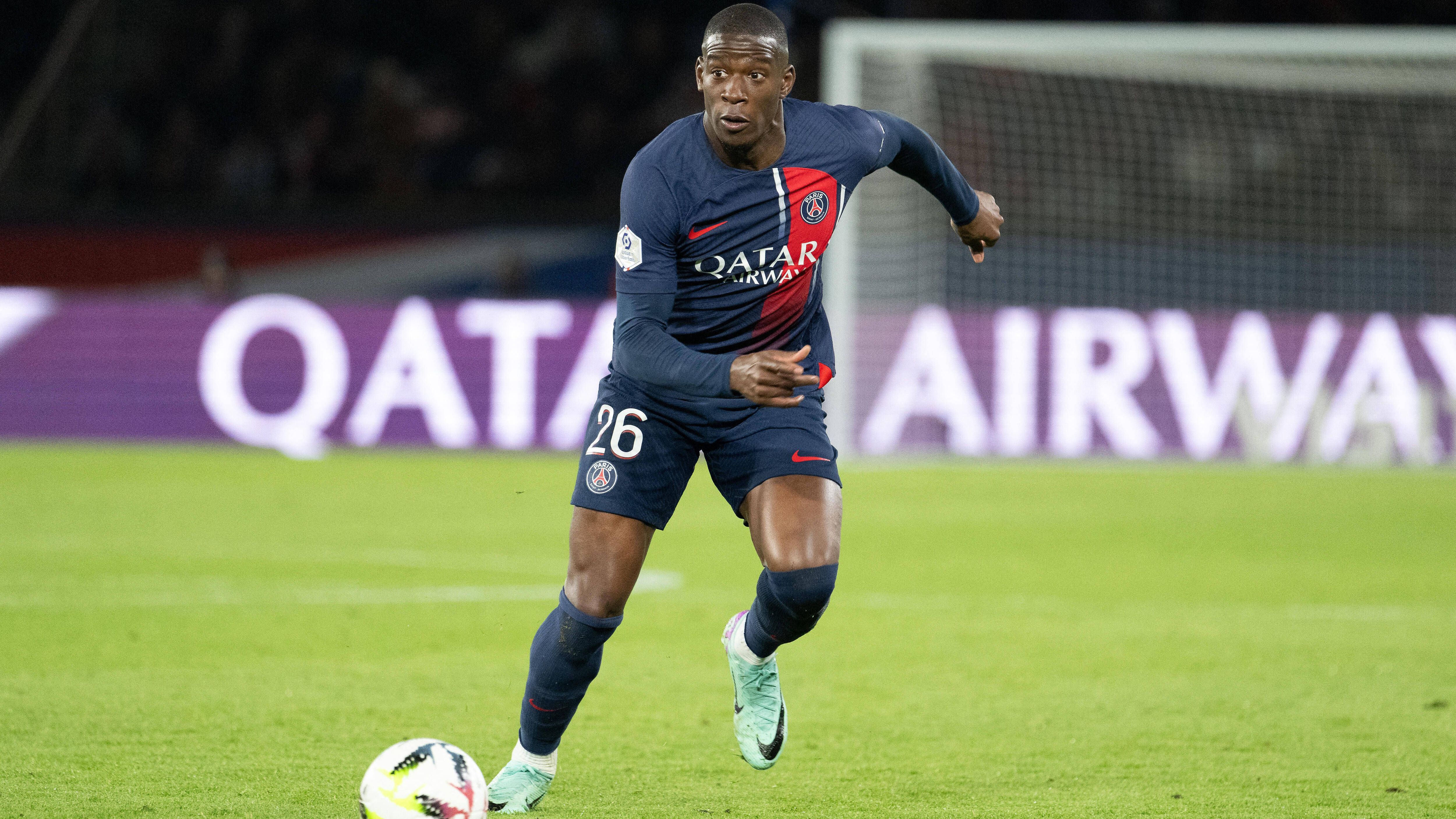 <strong>Nordi Mukiele (Paris Saint-Germain)</strong><br>Mukiele wäre eine deutlich defensivere Variante, hat seine Stärken eher im Zweikampf und im Stellungsspiel. Im Aufbauspiel und in der Offensive verfügt er über keine herausragenden Qualitäten. Gut dafür: Mukiele kann auch innen verteidigen, wo die Bayern nach wie vor dünn besetzt sind. Nur soll der Transfer laut "Sky" mittlerweile unwahrscheinlich sein.