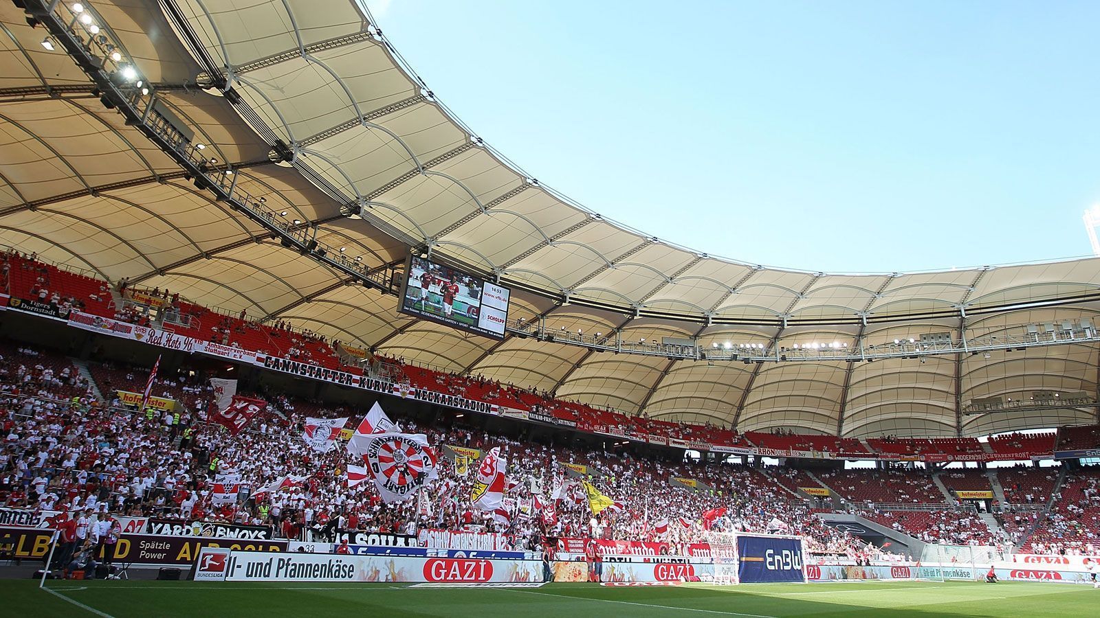 
                <strong>VfB Stuttgart</strong><br>
                Stadion: Mercedes-Benz Arena (60.449 Plätze) - Fans beim Saisonauftakt: 8000 - Fans am 5. Spieltag: 0* - Gegner: 1. FC Köln*Gestiegene Infektionszahlen machen auch in Stuttgart einen Stadionbesuch aktuell unmöglich.
              