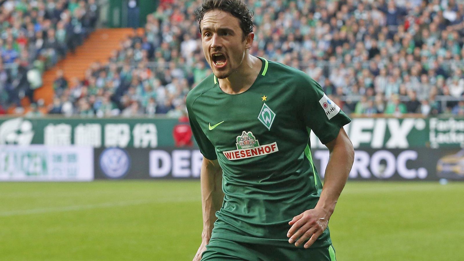 
                <strong>Defensives Mittelfeld: Thomas Delaney</strong><br>
                Mit 20 Millionen Euro überwies der BVB eine stattliche Summe für Thomas Delaney an Werder Bremen. An ihm wird es auf der Sechs kein Vorbeikommen geben. Der Däne soll die nötige Aggressivität in das Dortmunder Spiel zurückbringen und der neue Leader am Borsigplatz werden. Delaney ist gesetzt!
              