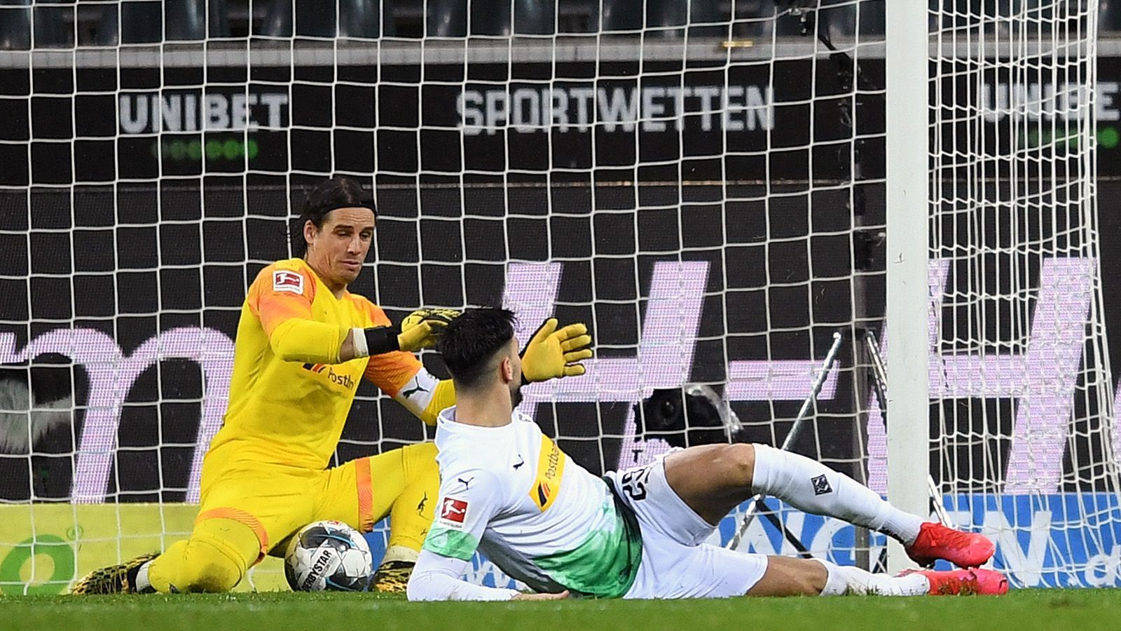 
                <strong>Yann Sommer</strong><br>
                Unglücklicher Nachmittag. Ist bei allen Gegentoren letztendlich machtlos. ran-Note: 3
              