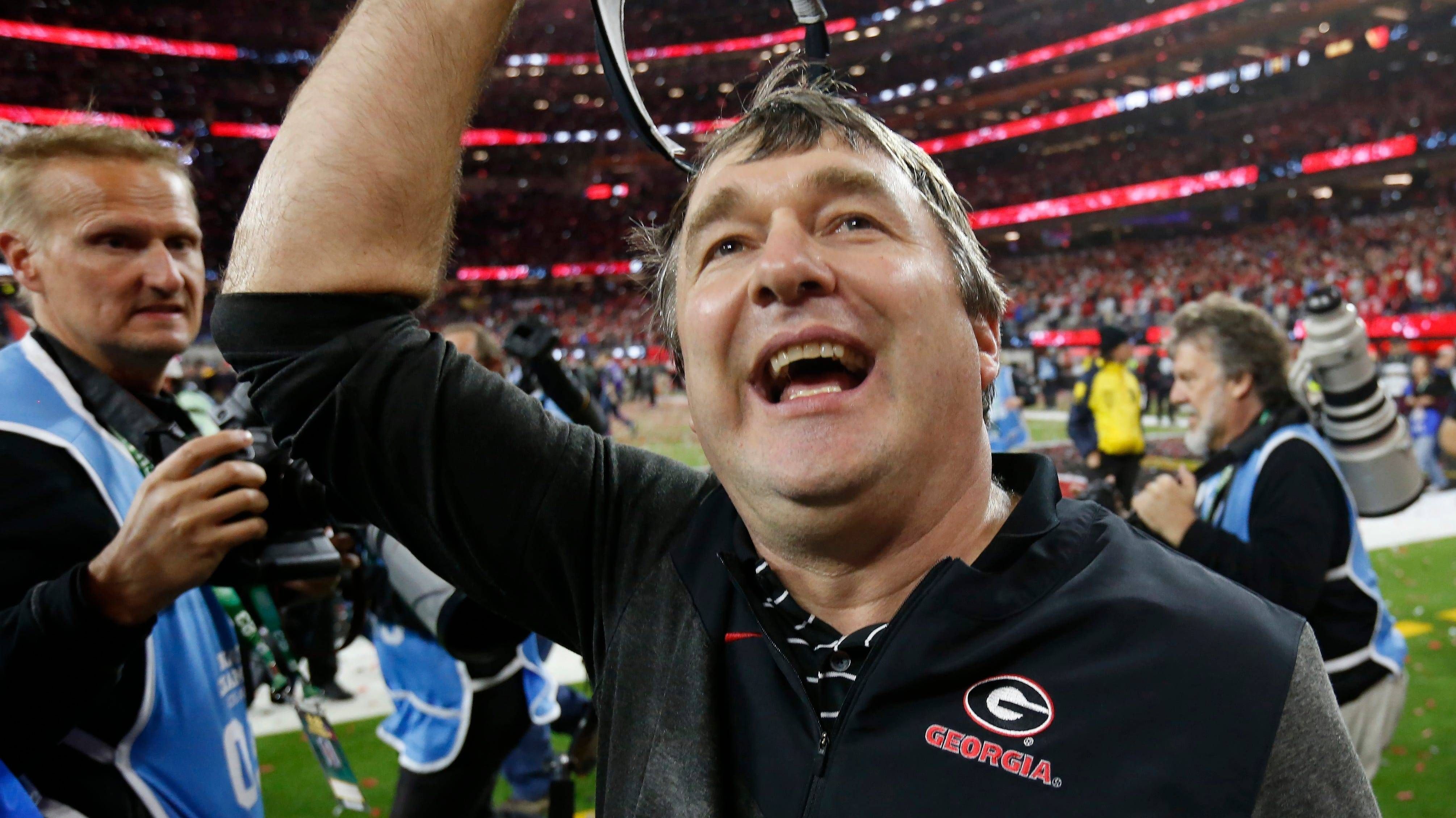 <strong>Platz 2: Kirby Smart (Georgia)</strong><br>Der Coach des Champions der vergangenen beiden Jahre landet "nur" auf Platz zwei. Mit einem Jahresgehalt von 11,25 Millionen US-Dollar pro Jahr wird Kirby Smart sich trotzdem wohl nicht beschweren.