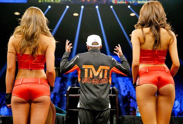 
                <strong>Mayweather vs. Pacquiao: Die Bilder zum Mega-Fight</strong><br>
                Doch "The Money" blieb seiner Linie treu und kam in hübscher Begleitung.
              