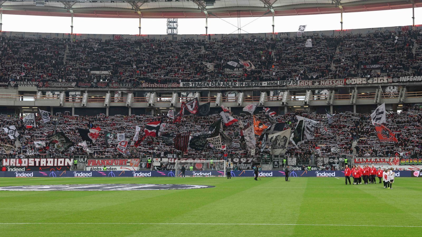 
                <strong>Platz 7: Eintracht Frankfurt</strong><br>
                &#x2022; Liga: Bundesliga<br>&#x2022; Zuschauerschnitt: 49.980<br>
              