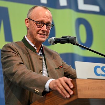 Friedrich Merz beim politischen Frühschoppen in Gillamoos