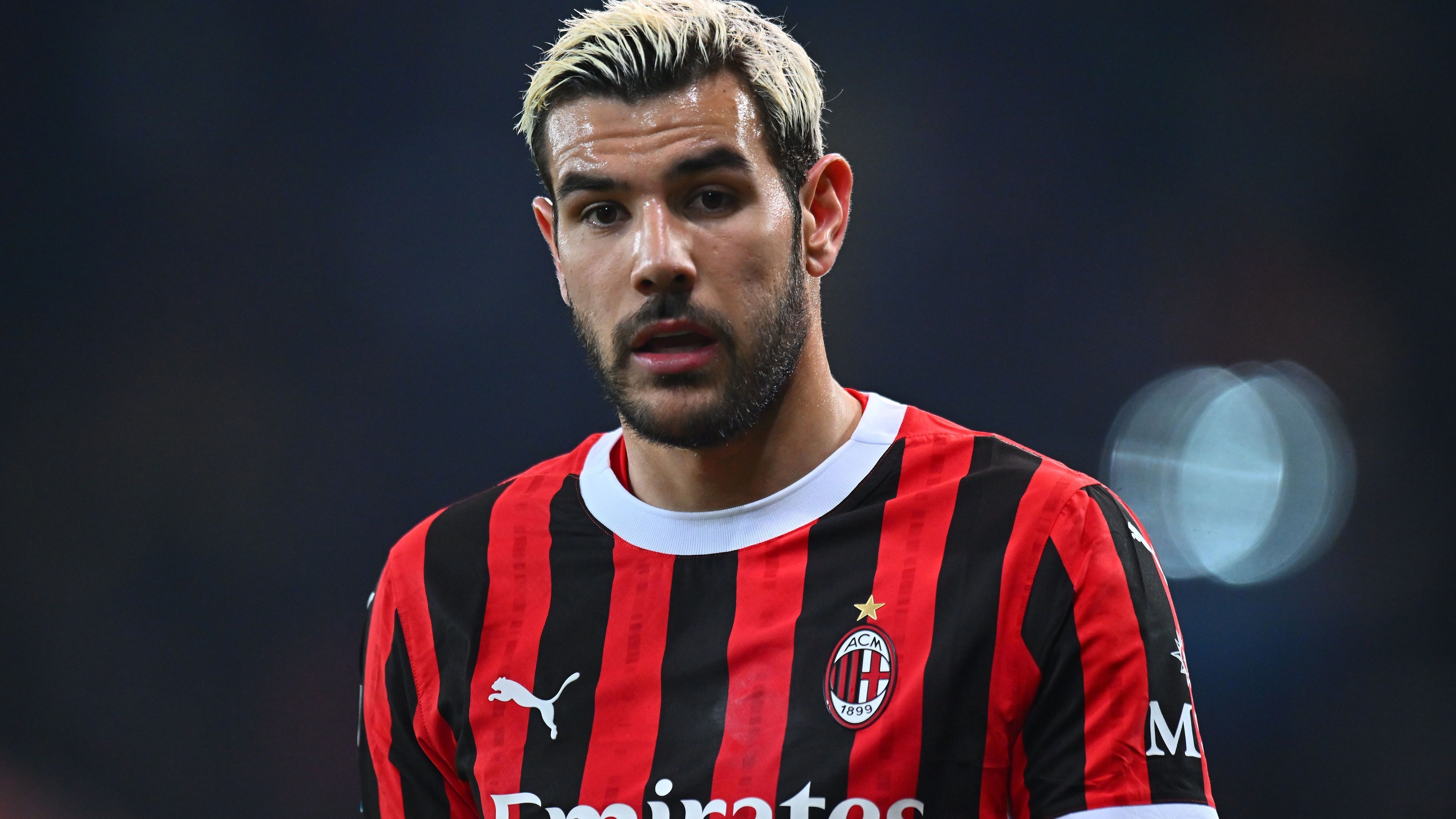 <strong>Theo Hernandez (AC Mailand)</strong><br>Real Madrid will offenbar Theo Hernandez verpflichten. Der vielseitig einsetzbare Franzose könnte der Nachfolger von David Alaba werden, berichtet die "AS". Der 27-Jährige wäre wohl einigermaßen günstig zu haben, da sein Vertrag bei der AC Mailand im kommenden Sommer ausläuft. Alaba hingegen ist einer der Großverdiener im Kader und war zuletzt lange verletzt ...