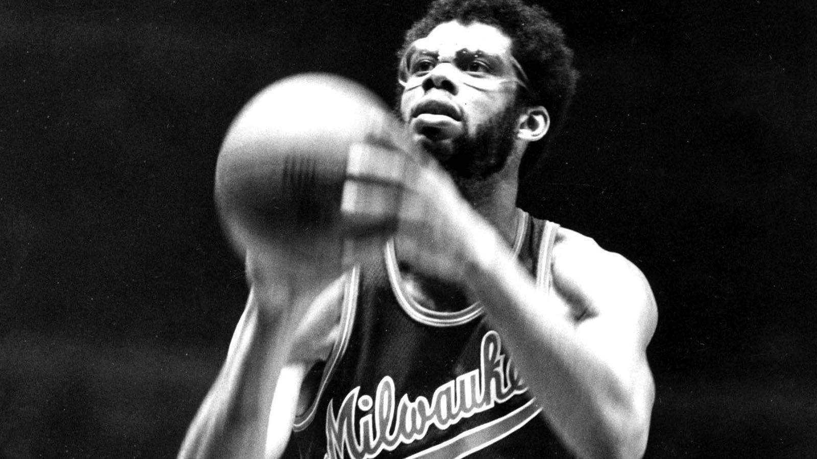 
                <strong>Milwaukee Bucks</strong><br>
                Kareem Abdul-Jabbar - 14.211 Punkte
              