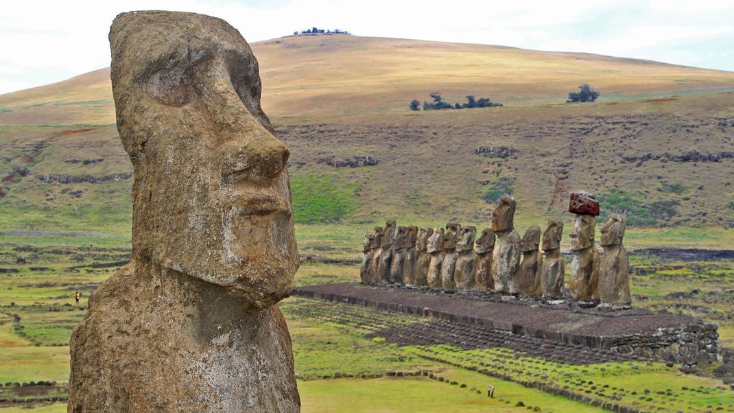 Kolossale Sehenswürdigkeiten: Aha Tongariki ist die größte Zeremonial-Stätte der Osterinsel. Hier reihen sich 15 Moai auf einer Plattform aus Lava-Stein.