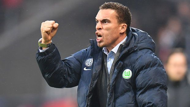 
                <strong>Valerien Ismael</strong><br>
                Erst zwei Siege nach zwölf Spieltagen - beim VfL Wolfsburg ist in dieser Saison der Wurm drin. Das glückliche Unentschieden gegen den Tabellenvorletzten Ingolstadt brachte das Fass jetzt zum Überlaufen. Trainer Valerien Ismael kündigte Konsequenzen an. "Jetzt habe ich ein klares Bild, um Entscheidungen zu treffen. Ohne Rücksicht auf große Namen", sagte er der "Bild". Demnach sollen vier Wolfsburg-Stars den Verein im Winter verlassen...
              