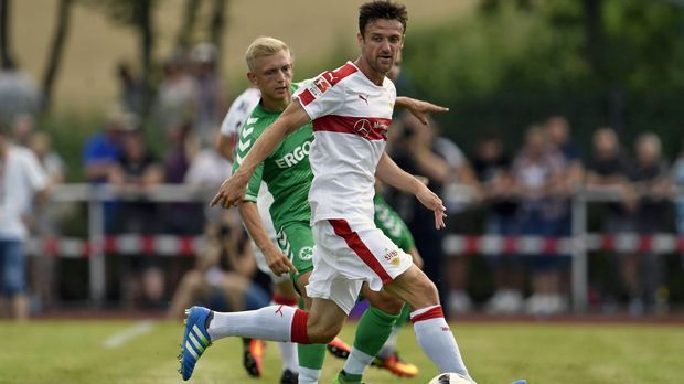 
                <strong>Christian Gentner (VfB Stuttgart)</strong><br>
                Christian Gentner (VfB Stuttgart): Neben Maxim ist in der Mittelfeldzentrale auch der zweimalige Deutsche Meister gefragt. Gentner war schon 2007, bei der bislang letzten Meisterschaft des VfB, mit von der Partie. Nun muss der Kapitän dafür sorgen, dass die Schwaben zeitnah wieder zurück ins Oberhaus kommen.
              