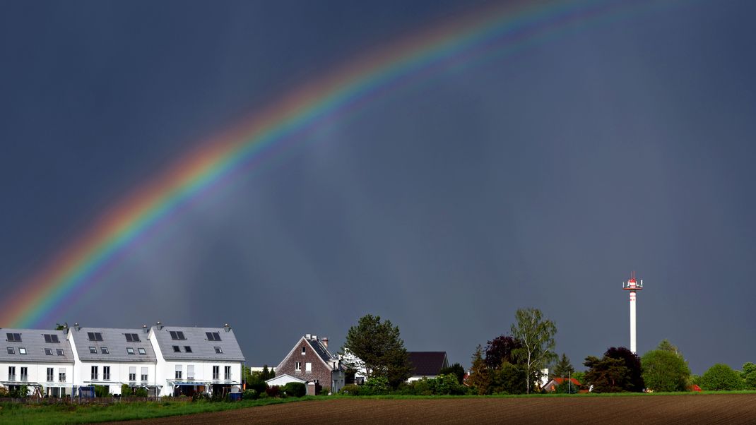 Kaum zeigt sich kurzzeitig die Sonne in Bayern, schon prophezeit der Deutsche Wetterdienst für Donnerstag erneut schwere Unwetter im Freistaat.