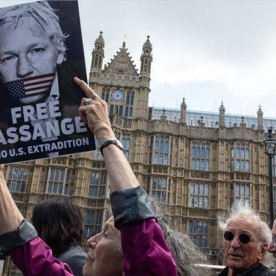 Free Assange