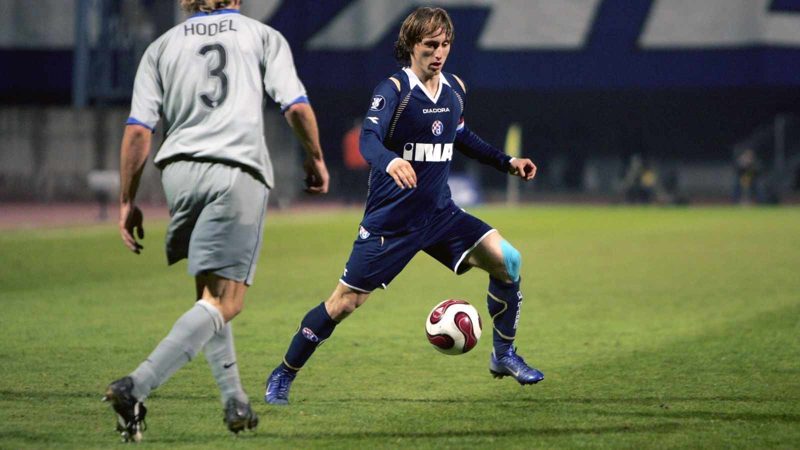 
                <strong>Platz 2 - Luka Modric</strong><br>
                Ablösesumme: 21 Millionen EuroVerkauf an: Tottenham HotspurZeitpunkt des Transfers: Juli 2008
              