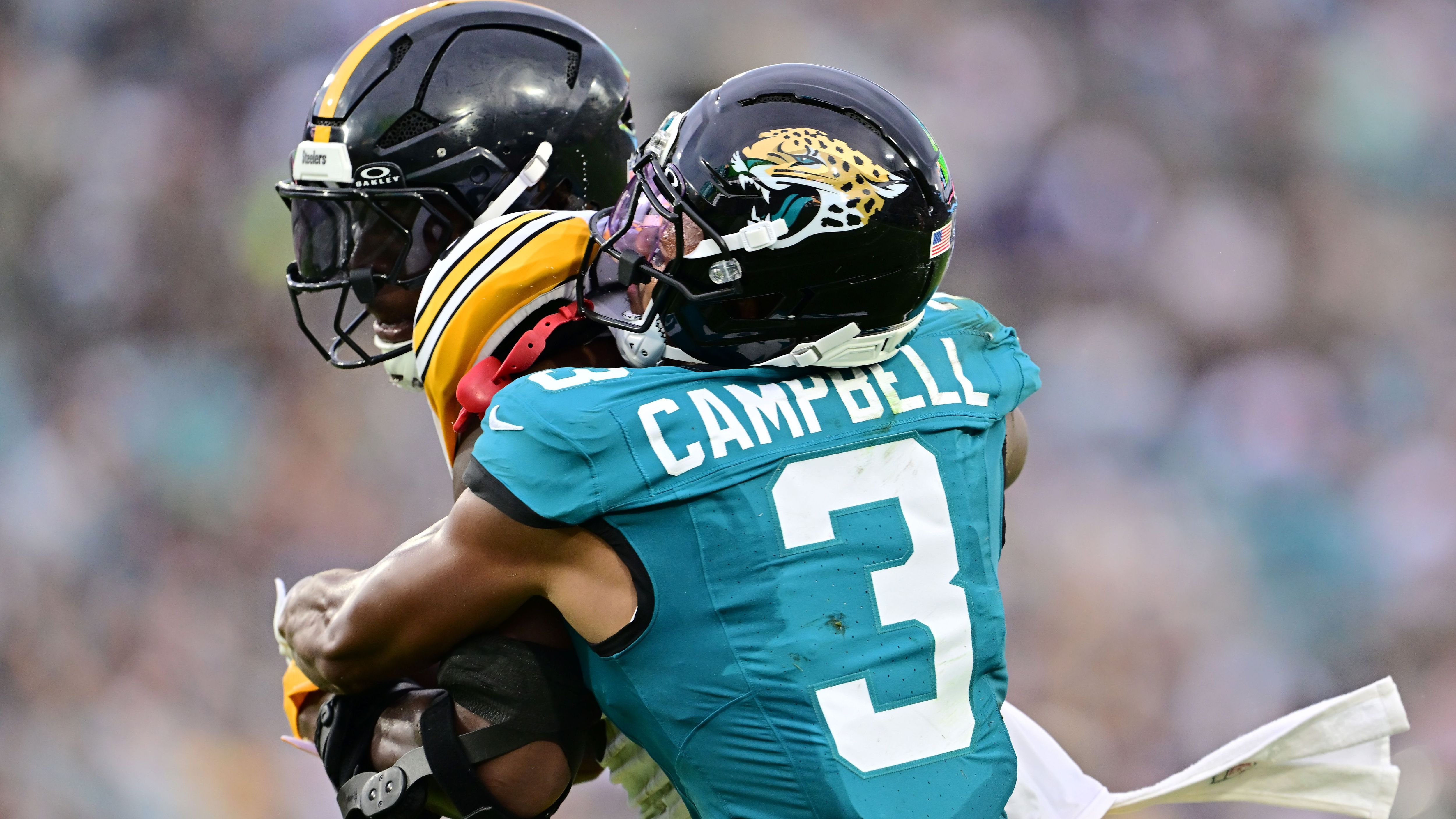 <strong>Tyson Campbell (Cleveland Browns)</strong><br>... den ehemaligen Zweitrundenpick Tyson Campbell nach Ohio. Zusätzlich zum Verteidiger erhalten die Browns einen Siebtrundenpick im Draft 2026, der ursprünglich den Eagles gehört hatte. Sowohl Newsome als auch Campbell spielten bei ihren bisherigen Teams in der laufenden Saison nahezu alle Defense Snaps.