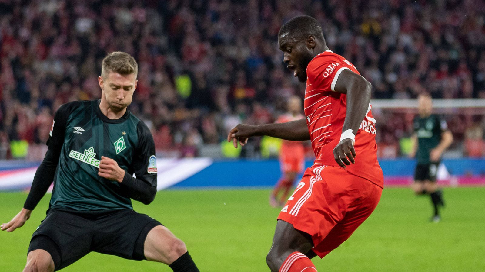 
                <strong>Dayot Upamecano</strong><br>
                Eigentlich ein vergleichsweise entspannter Abend für den Innenverteidiger. In einigen Situationen kommt aber wieder Bruder Leichtfuß bei dem Franzosen durch. Beispiel gefällig: Ein Pass quer durch den Sechzehner kurz vor der Pause hätte beinahe zum zweiten Gegentor geführt. ran-Note: 3
              