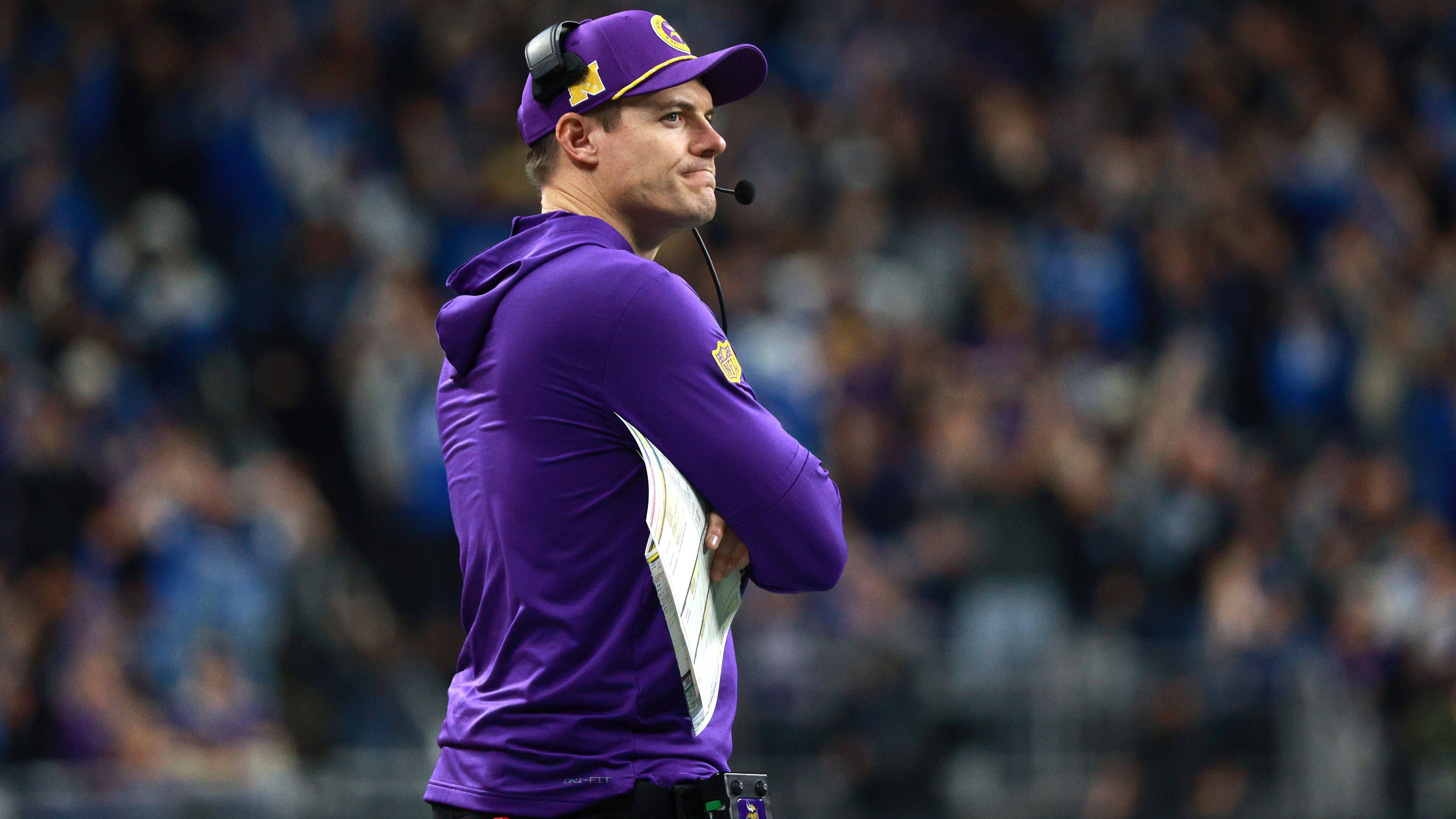 <strong>NFC North: Minnesota Vikings</strong><br>Woche 1:&nbsp; at Bears (MNF)<br>Woche 2: vs. Falcons (SNF)<br>Woche 3: vs. Bengals<br>Woche 4: vs. Steelers in Dublin<br>Woche 5: vs. Browns in London<br>Woche 6: Bye<br>Woche 7: vs. Eagles<br>Woche 8: at Chargers (TNF)<br>Woche 9: at Lions<br>Woche 10: vs. Ravens<br>Woche 11: vs. Bears<br>Woche 12: at Packers<br>Woche 13: at Seahawks<br>Woche 14: at Commanders<br>Woche 15: at Cowboys (SNF)<br>Woche 16: at Giants<br>Woche 17: vs. Lions<br>Woche 18: vs. Packers